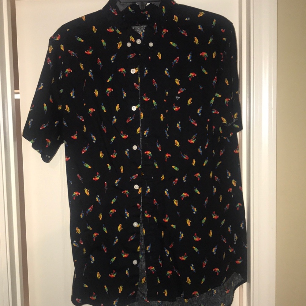 Parakeet Button up short sleeve size large